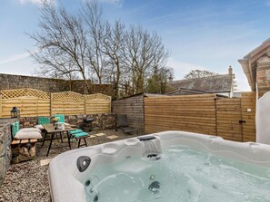 Outdoor spa tub - 3 Bed in Beaworthy (oc-wvstc) (Ashwater)