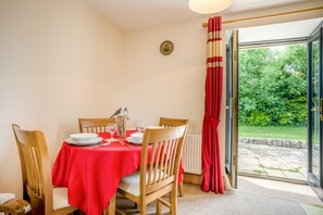 Dining - 2 Bed in Weymouth (oc-swals) (Chickerell)