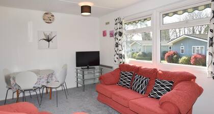 2 Bed in Holt (oc-weyhp)