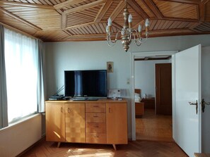 Interni