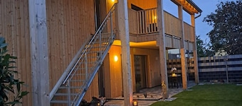 Apartment 'Gartenappartement Leo' with Private Terrace, Private Garden and Wi-Fi