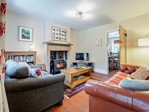 TV, fireplace - 3 Bed in Baslow (oc-pk908) (Baslow)
