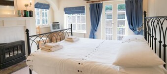4 Bed in Knaresborough (oc-hh090)