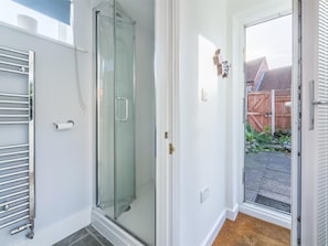 Interior - 3 Bed in Weybourne (oc-kt069) (Weybourne)