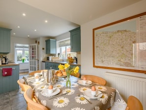 Dining - 3 Bed in Weybourne (oc-kt069) (Weybourne)