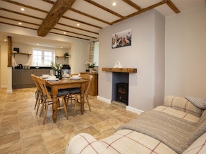 TV, fireplace - 2 Bed in Harrogate (oc-g0021) (Burton Leonard)