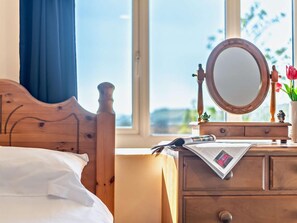 Bügeleisen/Bügelbrett, Reisekinderbett, kostenloses WLAN, Bettwäsche