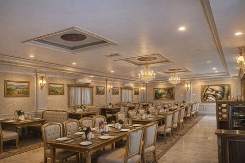 Maharaja Resort