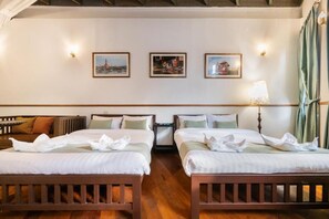 Room - Arun Sa Wad - 103 Nana Queen Bed with AC (Krung Thep Maha Nakhon)