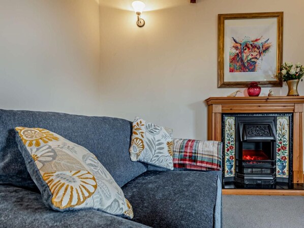 Living area - 3 Bed in Holsworthy (oc-tcsheph) (Holsworthy Hamlets)