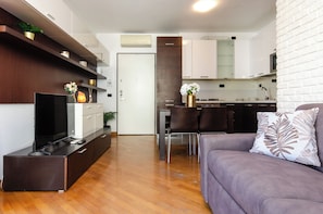Living area - VivimiHome Bicocca Comfort  with Garage (Milano)