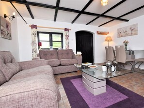Living area - 2 Bed in Bridgwater (oc-alden) (Kilve)