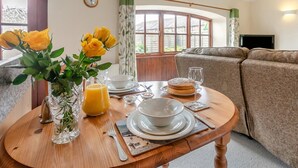 Dining - 1 Bed in Helston (oc-bbird) (Saint Martin)
