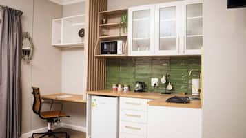 House, 1 Bedroom, Accessible | Private kitchen