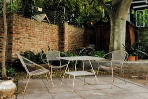 Terrace/patio - The Valley Escape - Unit 2 (Gqeberha)
