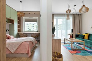 1 Schlafzimmer, Schreibtisch, Bügeleisen/Bügelbrett, Reisekinderbett