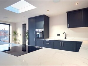 Private kitchen - Luxury Loft House in historic market town! (Nantwich)