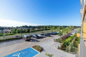 Property grounds - Stylish Apartment with Parking | Balcony | Surrounded by Nature (Gdynia)