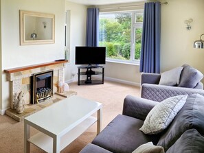 TV - 2 Bed in Braunton (oc-brama) (Croyde)