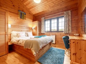 2 Schlafzimmer, Reisekinderbett, kostenloses WLAN, Bettwäsche