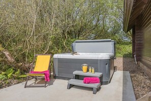 Terrace/patio - 3 Bed in Bideford (oc-00368) (Higher Clovelly)