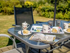 Outdoor dining - 2 Bed in Bodmin (oc-chest) (Lanlivery)