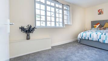 2 bedrooms, iron/ironing board, WiFi (free), bed sheets
