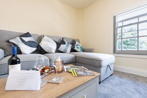 Living area - The Porterhouse - Residence I (Winchester)