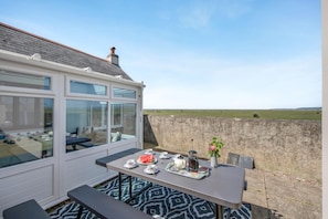 Outdoor dining - 5 Bed in Bideford (oc-codar) (Westward Ho!)