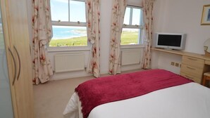 Room - 3 Bed in Newquay (oc-headl) (Newquay)