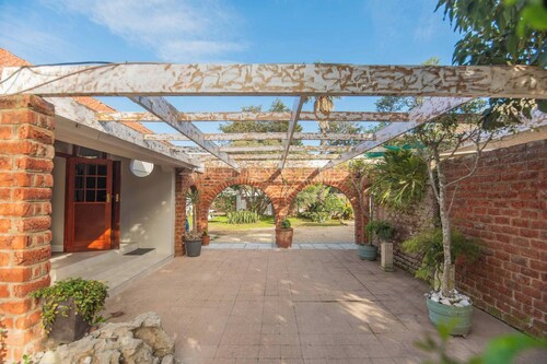 The Valley Guesthouse - Cottage 2