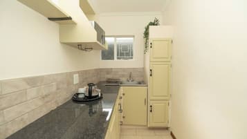 House, 2 Bedrooms, Accessible, Patio | Private kitchen