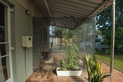 The Valley Guesthouse - Cottage 2