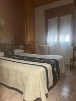 Habitación básica doble | Wifi gratis