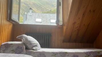 Standard-Dreibettzimmer, Bergblick