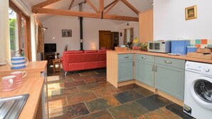 Interior - 2 Bed in Sherborne (oc-folwo) (Folke)