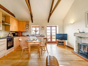 Microwave, oven, dishwasher, cookware/dishes/utensils - 1 Bed in Penzance (oc-ducks) (Saint Buryan)