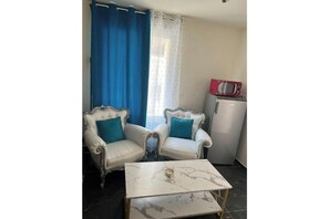 Living area - Les Jardins Secrets Residence – A Quiet and Elegant Stay (Grand Est)