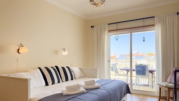 2 bedrooms, iron/ironing board, WiFi (free), bed sheets - #328 Charming 2-Bedroom Home in Albufeira | Balcony & AC (Albufeira)