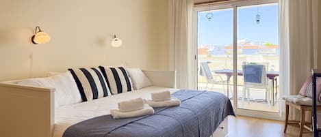 2 bedrooms, iron/ironing board, WiFi (free), bed sheets