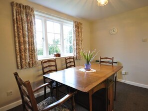Dining - 3 Bed in Bristol (oc-ivytt) (Keynsham)