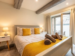 Travel cot, free WiFi, bed sheets - 4 Bed in Bideford (oc-oappl) (Monkleigh)