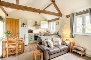 Living area - 1 Bed in Taunton (oc-oldli) (Wiveliscombe)