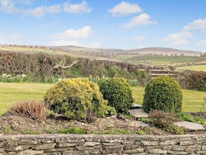 Property grounds - 1 Bed in Tavistock (oc-rounl) (Lamerton)