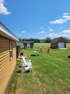 Property grounds - Cozy beautiful space in a great location. Close to beautiful beaches and sunsets (Grande-Digue)