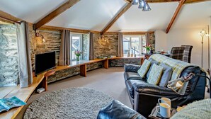 TV - 1 Bed in Tavistock (oc-round) (Lamerton)