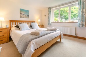 Bügeleisen/Bügelbrett, Reisekinderbett, kostenloses WLAN, Bettwäsche