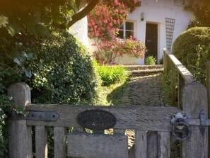 Unclassified image, 3 of 26, button - 2 Bed in Bideford (oc-tcvalen) (Weare Giffard)