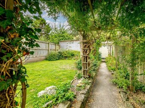 Property grounds - 3 Bed in Combe Martin (oc-watet) (Combe Martin)