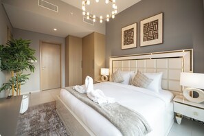 Luxury Apartment, Balcony, City View | In-room safe, blackout curtains, iron/ironing board, free WiFi - Luxury 2BR Burj Khalifa 5Mins Dubai Mall (Dubai)